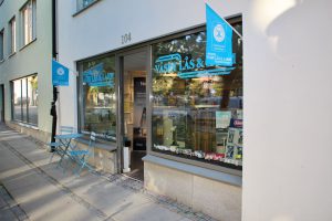 Välkommen till vår butik och verkstad på Dragonvägen 104 i Upplands Väsby